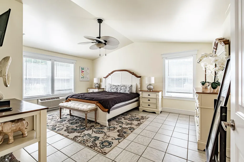 18 Island Lane Edgecomb ME 04556