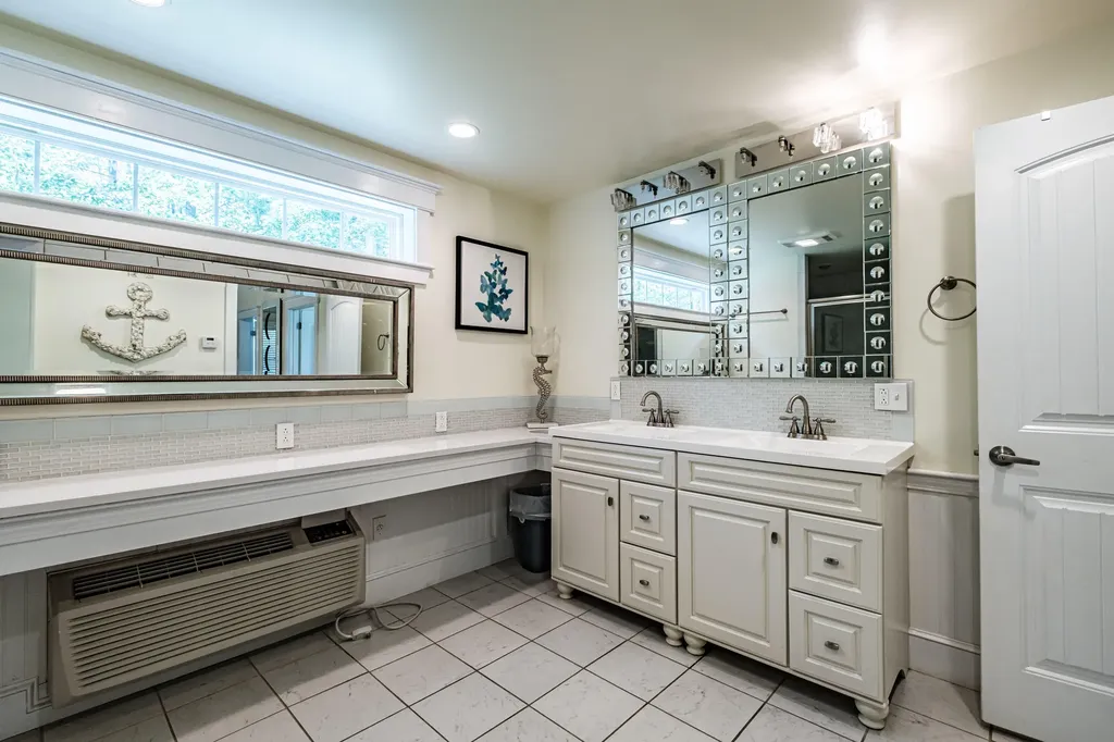 18 Island Lane Edgecomb ME 04556