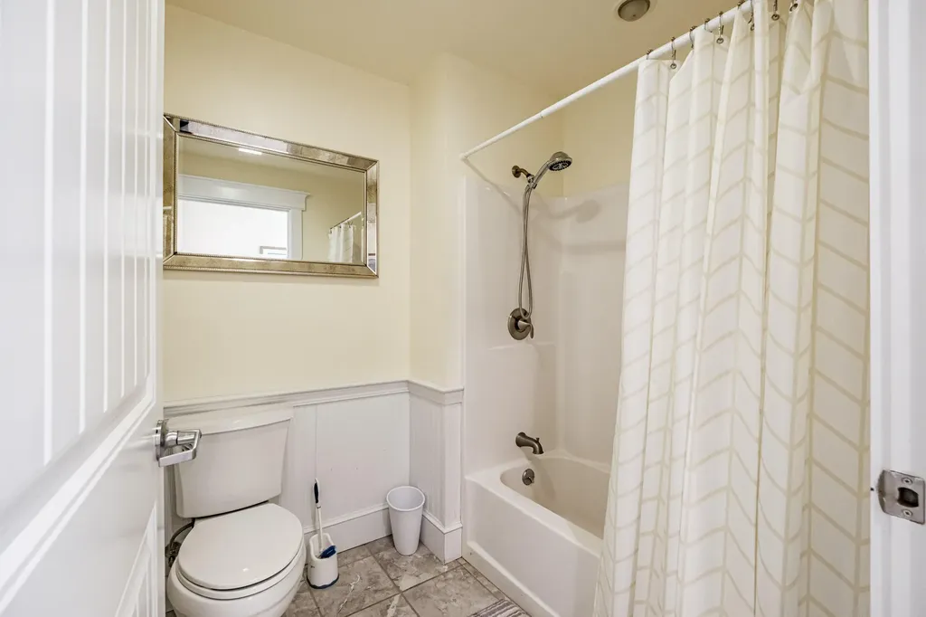 18 Island Lane Edgecomb ME 04556