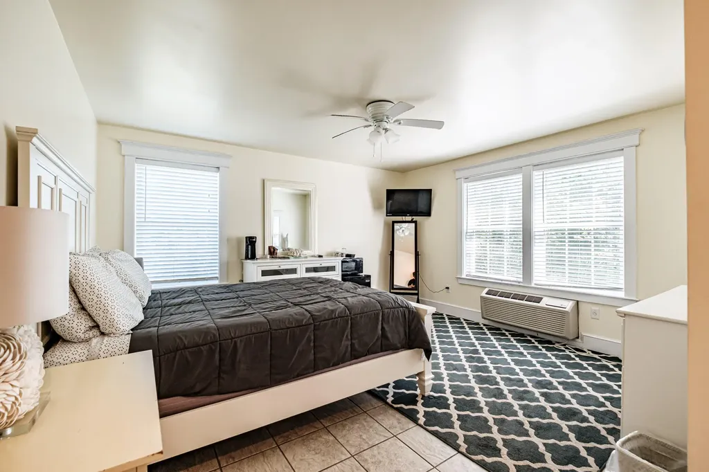18 Island Lane Edgecomb ME 04556