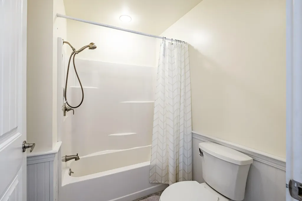 18 Island Lane Edgecomb ME 04556