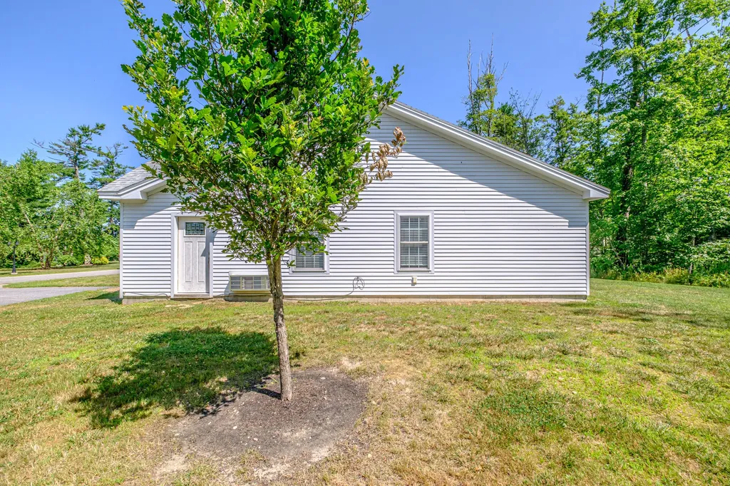 18 Island Lane Edgecomb ME 04556