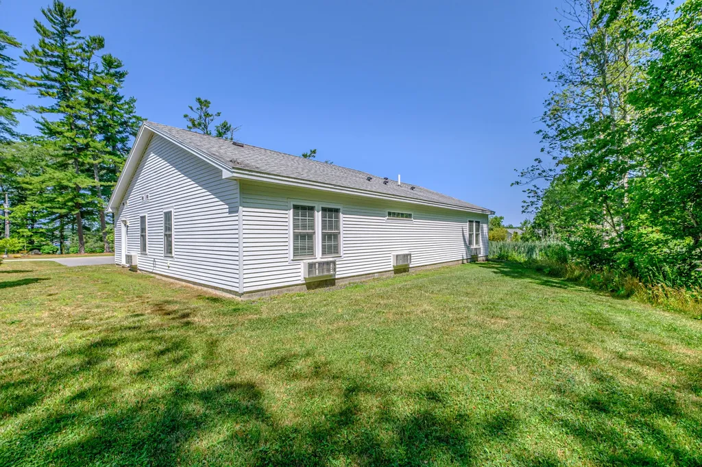 18 Island Lane Edgecomb ME 04556