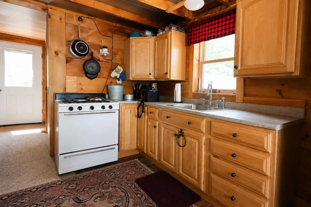 129 Bucknell Road T2 R13 Wels ME 04441