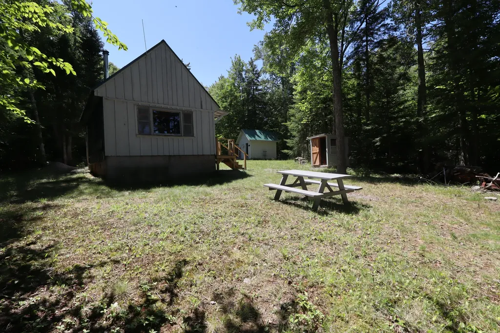 129 Bucknell Road T2 R13 Wels ME 04441