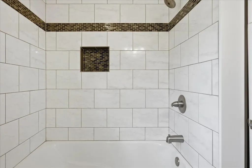 1121 River Avenue Gardiner ME 04345