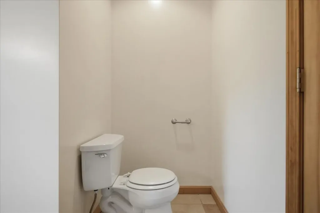 1121 River Avenue Gardiner ME 04345