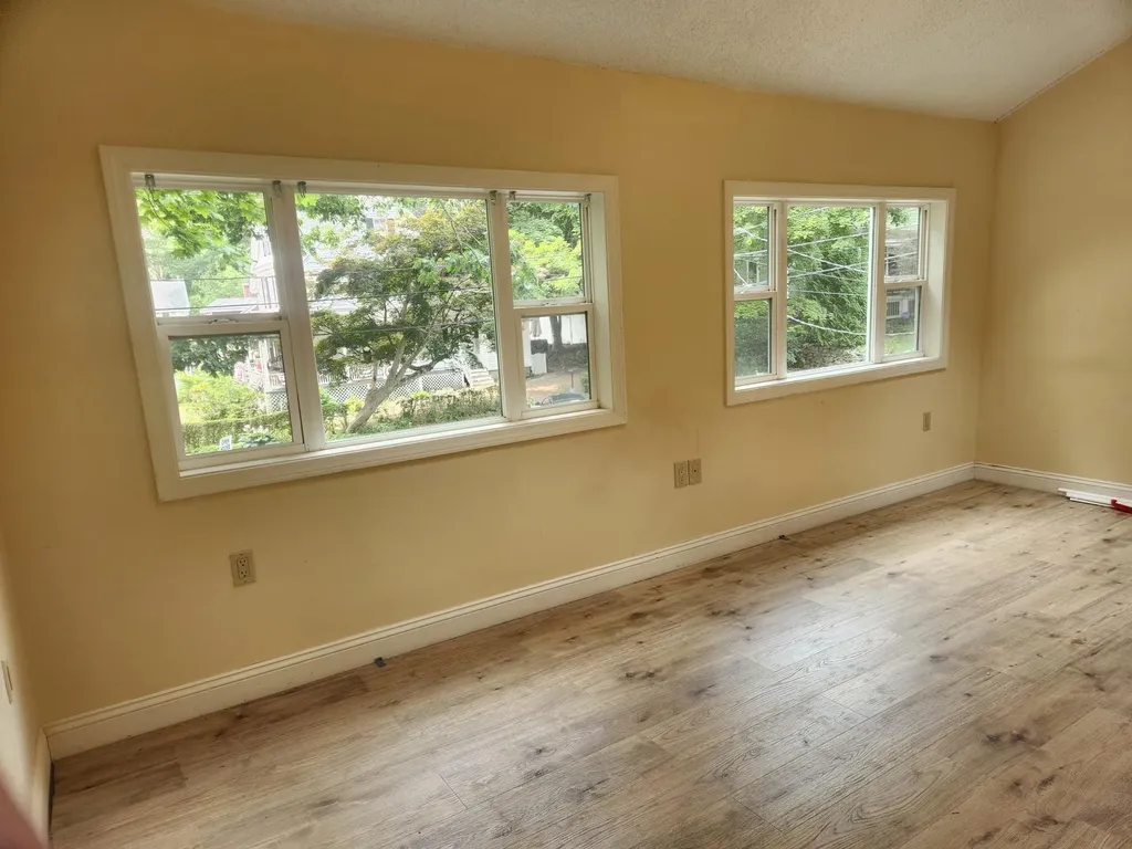 21 Cross Street Kittery ME 03904