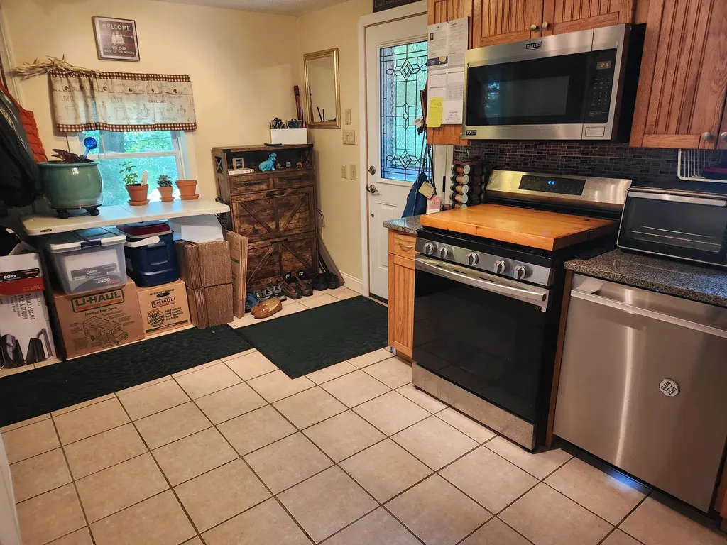 21 Cross Street Kittery ME 03904