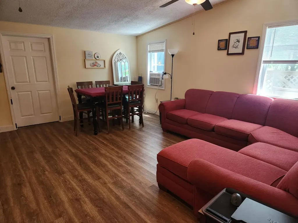 21 Cross Street Kittery ME 03904