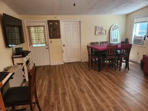 21 Cross Street Kittery ME 03904