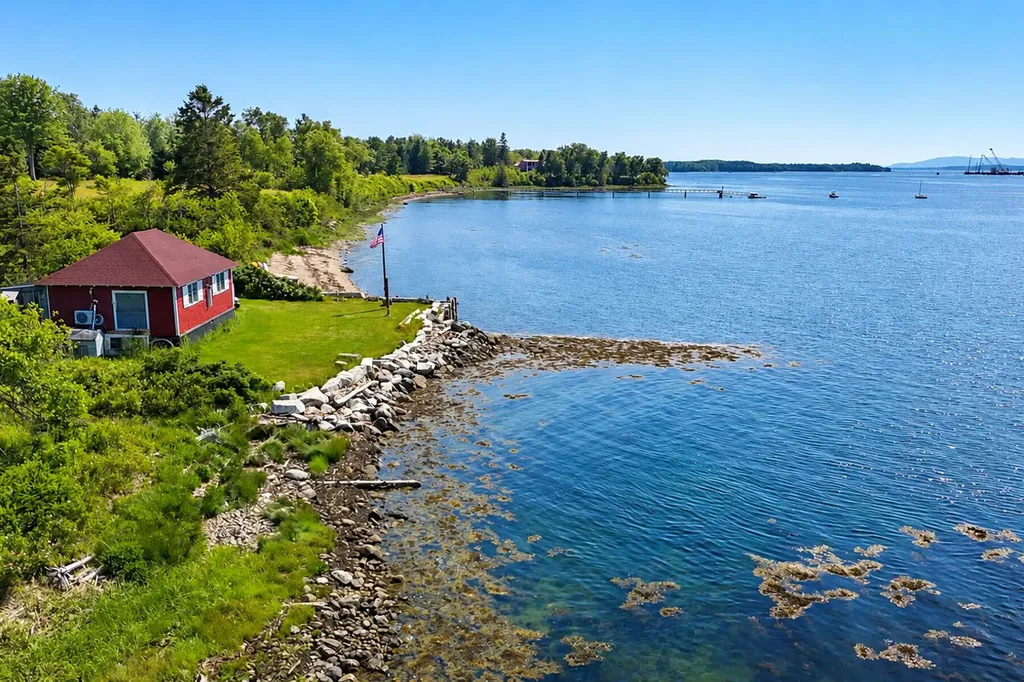 193 S Wharf Road Brooksville ME 04617