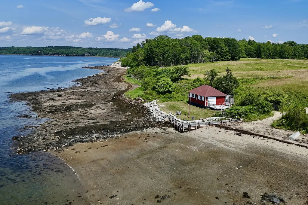 193 S Wharf Road Brooksville ME 04617
