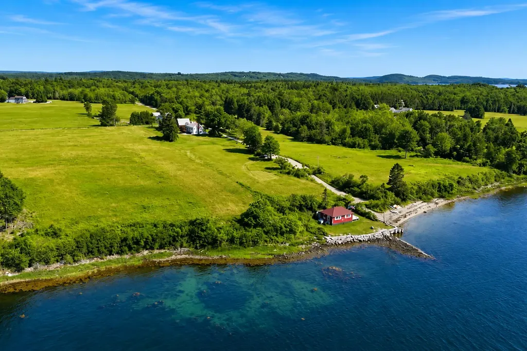 193 S Wharf Road Brooksville ME 04617