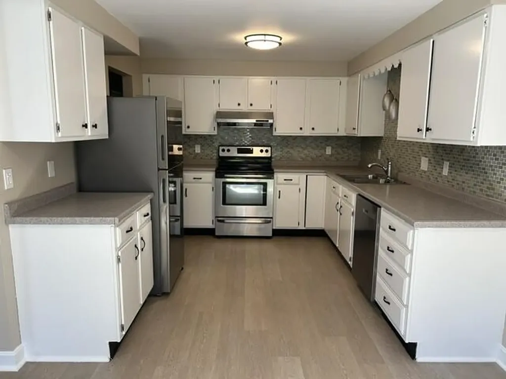 68 Starboard Drive Cape Elizabeth ME 04107