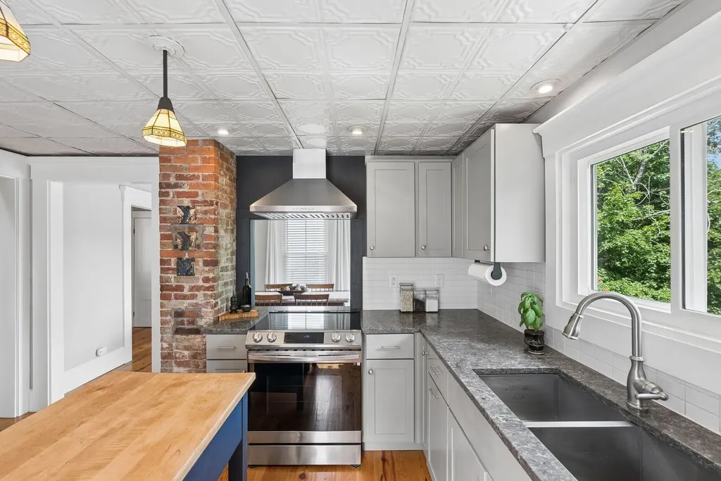 16 Brown Street Westbrook ME 04092