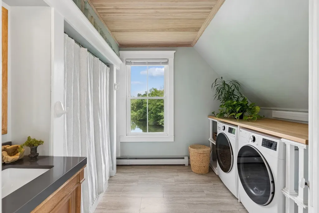 16 Brown Street Westbrook ME 04092