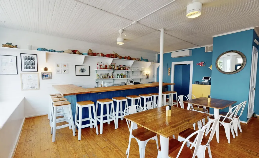 49 Main Vinalhaven ME 04863