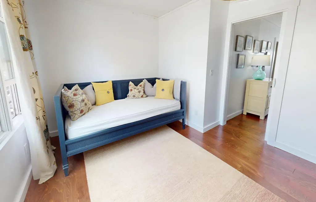 49 Main Vinalhaven ME 04863