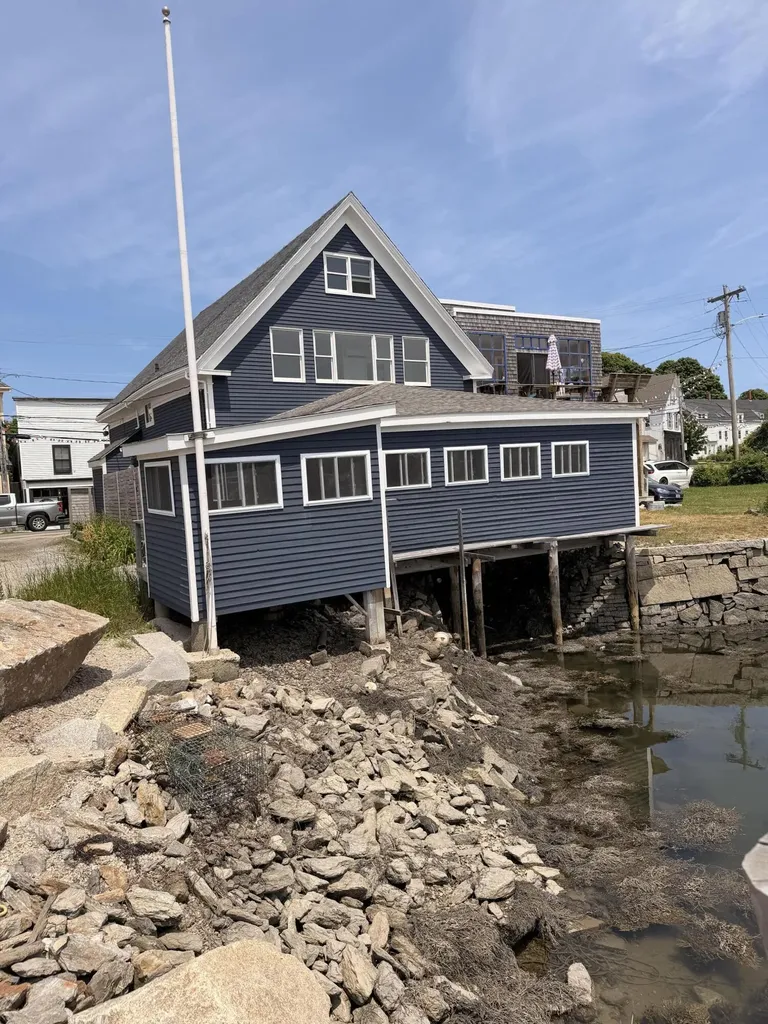 49 Main Vinalhaven ME 04863