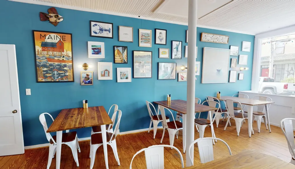 49 Main Vinalhaven ME 04863