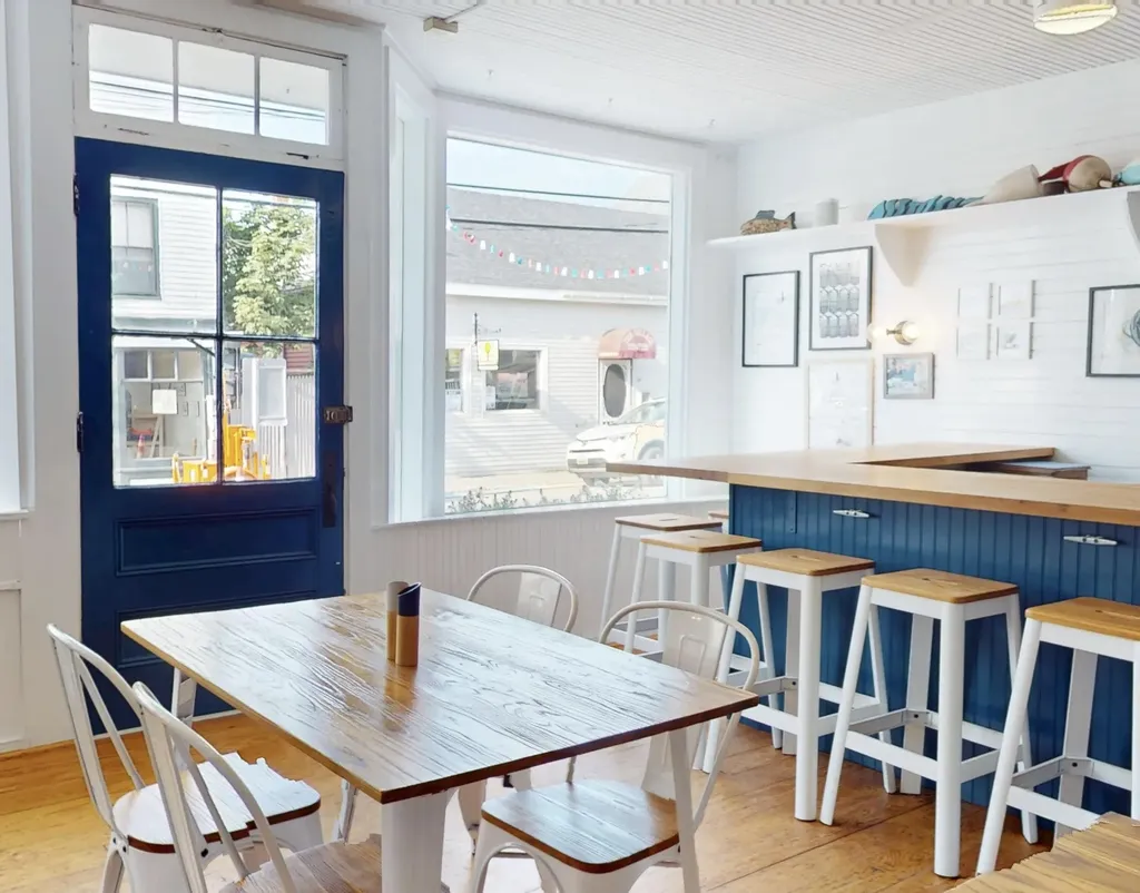 49 Main Vinalhaven ME 04863