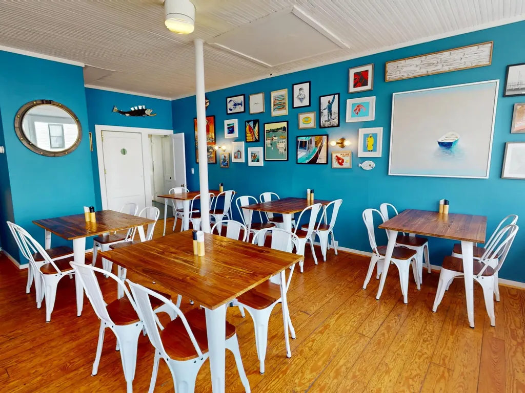 49 Main Vinalhaven ME 04863