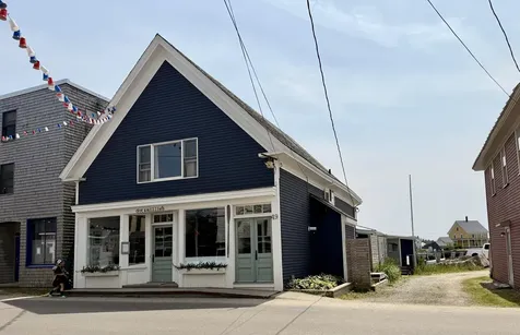 49 Main Vinalhaven ME 04863