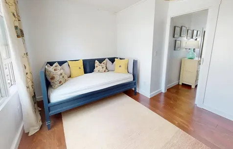49 Main Vinalhaven ME 04863