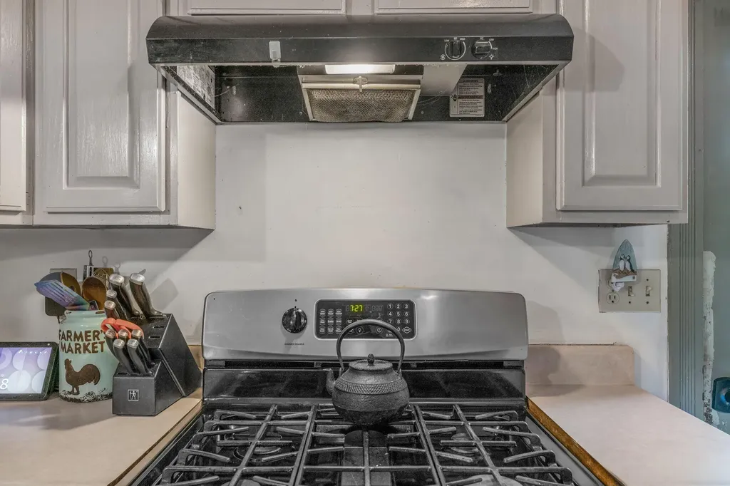 101 Booker Street Thomaston ME 04861