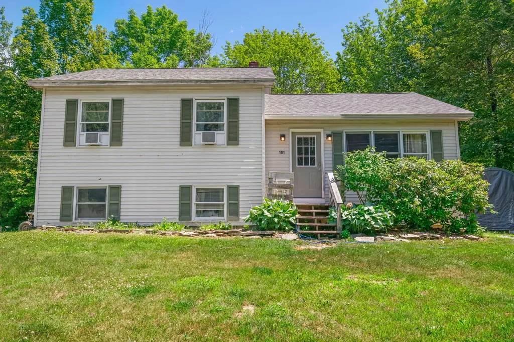 101 Booker Street Thomaston ME 04861