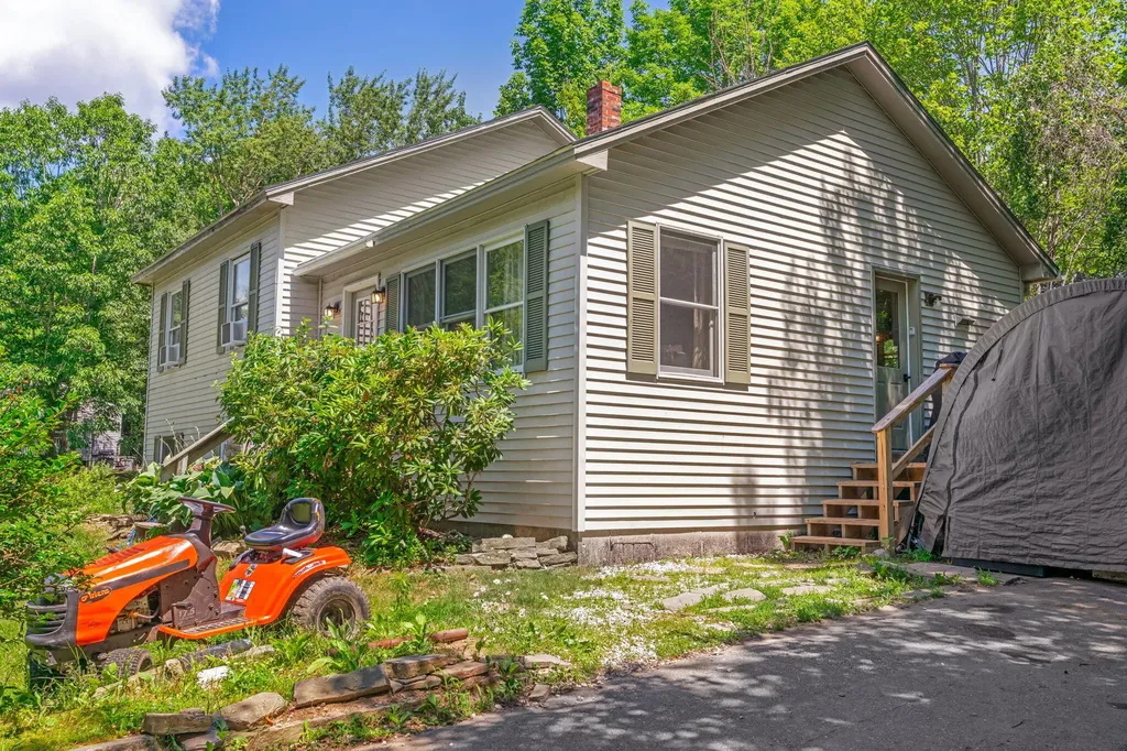 101 Booker Street Thomaston ME 04861