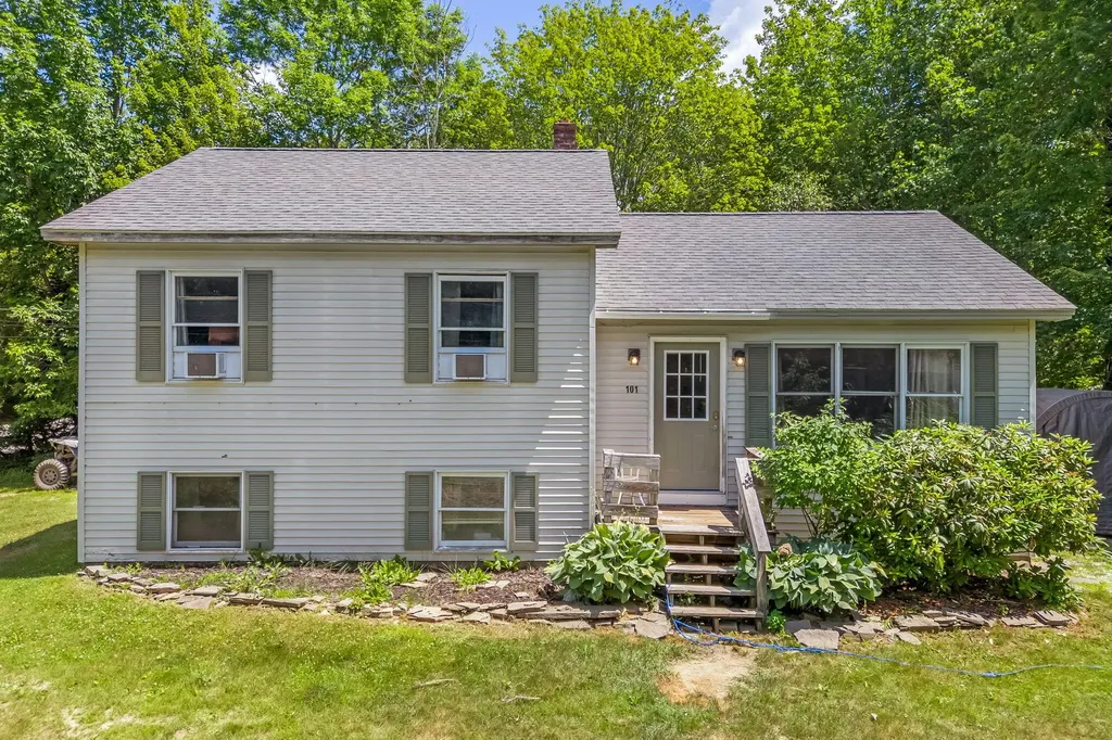101 Booker Street Thomaston ME 04861