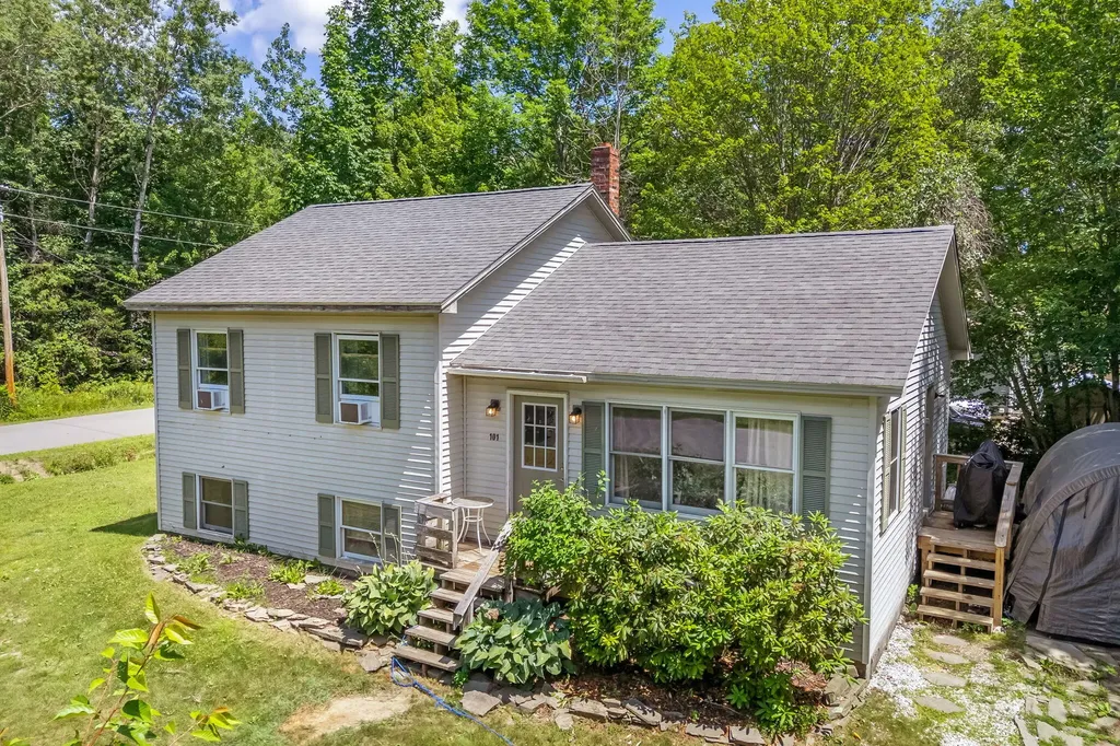 101 Booker Street Thomaston ME 04861