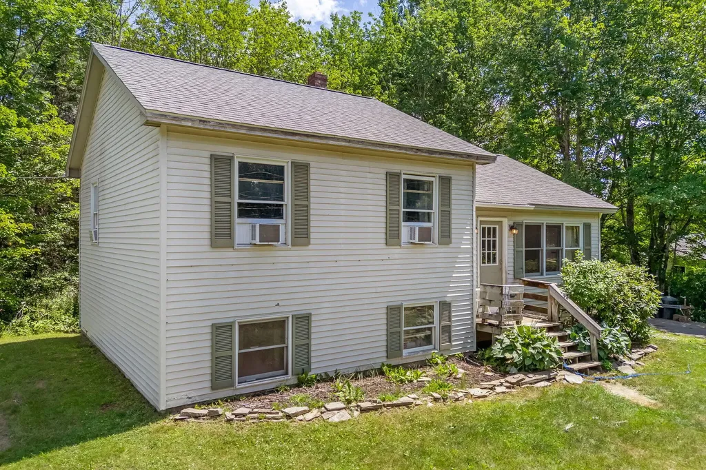 101 Booker Street Thomaston ME 04861