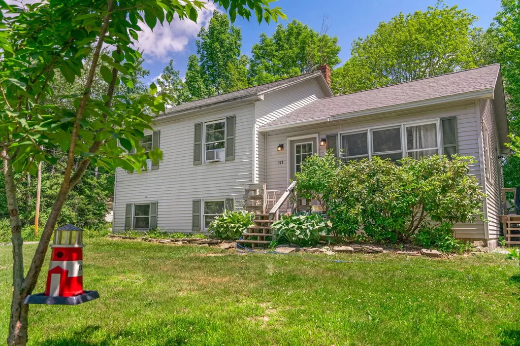 101 Booker Street Thomaston ME 04861