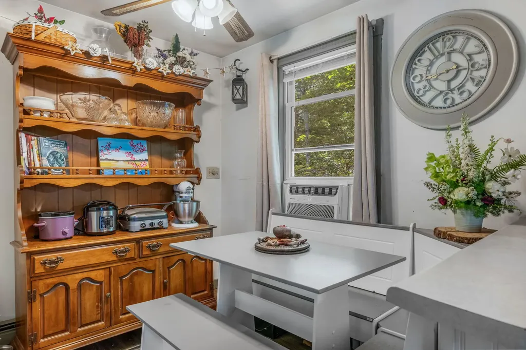 101 Booker Street Thomaston ME 04861
