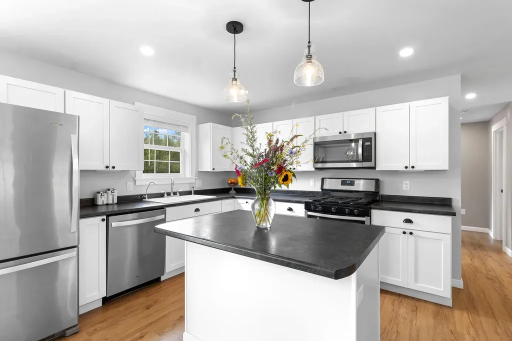 531 Spruce Head Road South Thomaston ME 04858