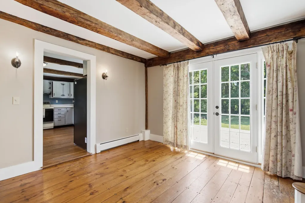 57 High Street Damariscotta ME 04543