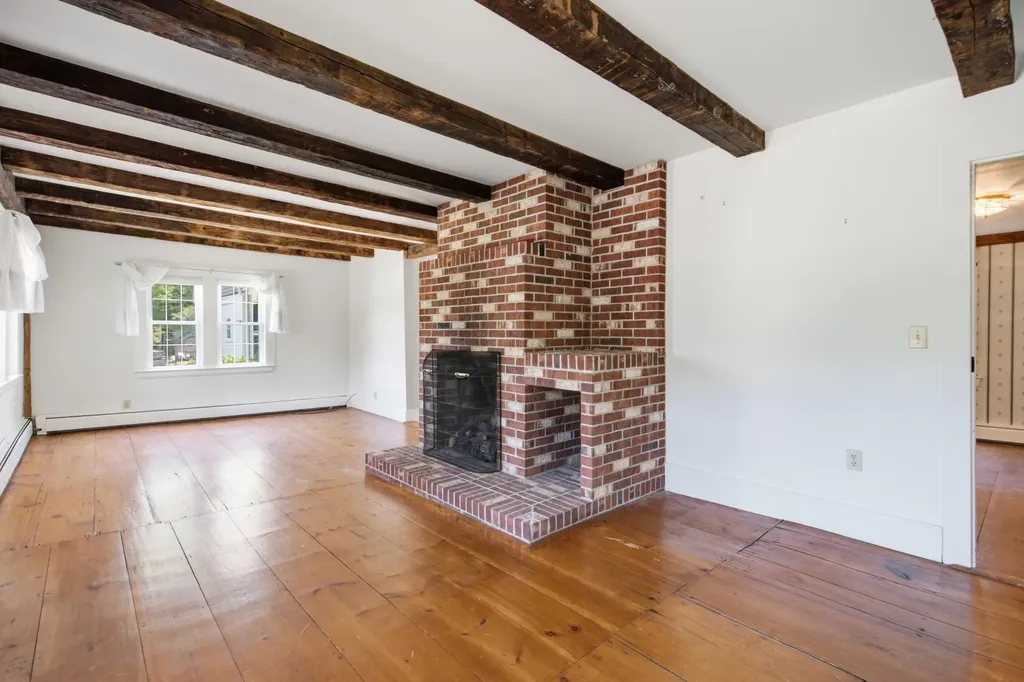 57 High Street Damariscotta ME 04543