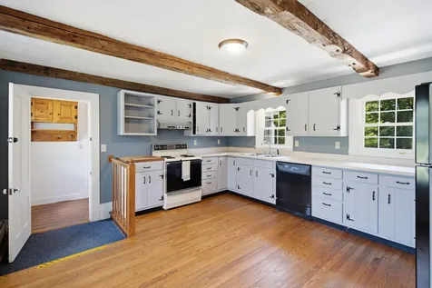 57 High Street Damariscotta ME 04543
