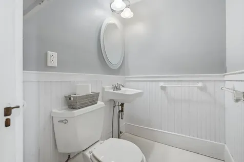 57 High Street Damariscotta ME 04543