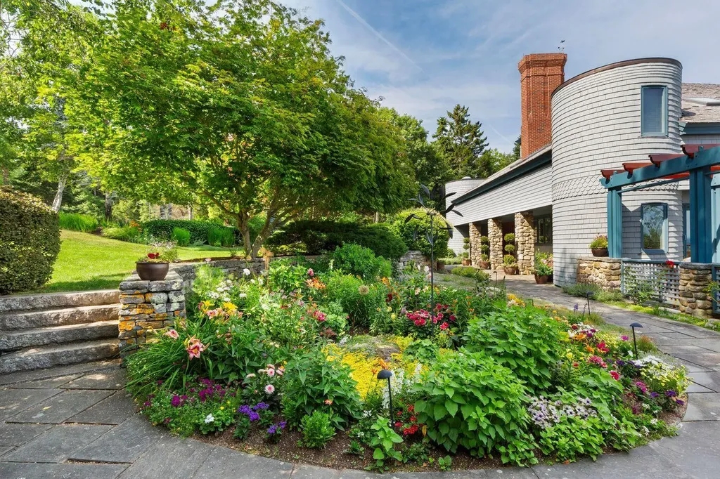 230 Bay View Street Camden ME 04843