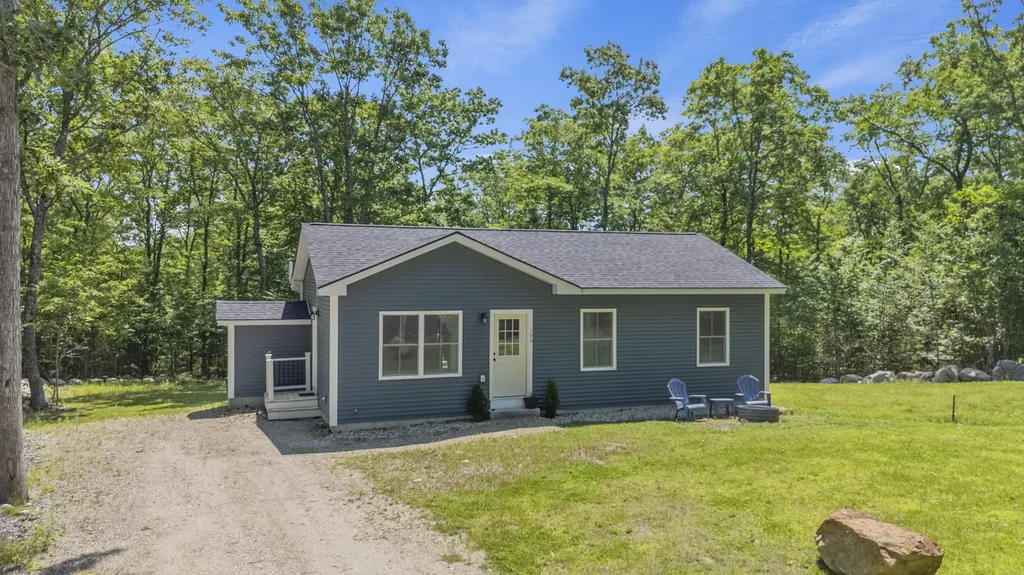 193 Dunton Road Naples ME 04055