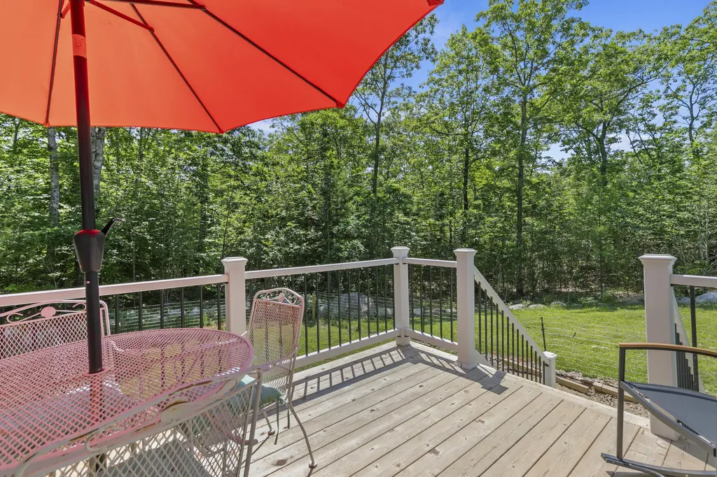 193 Dunton Road Naples ME 04055