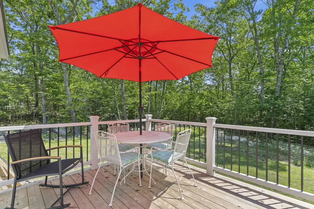 193 Dunton Road Naples ME 04055