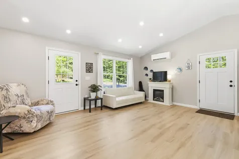 193 Dunton Road Naples ME 04055