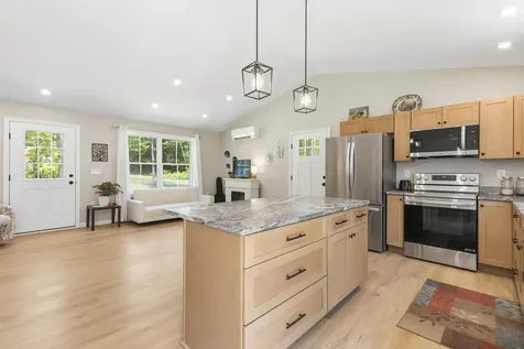 193 Dunton Road Naples ME 04055