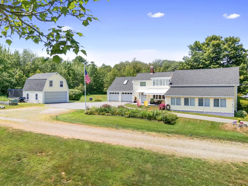 18 Beach Road Lincolnville ME 04849