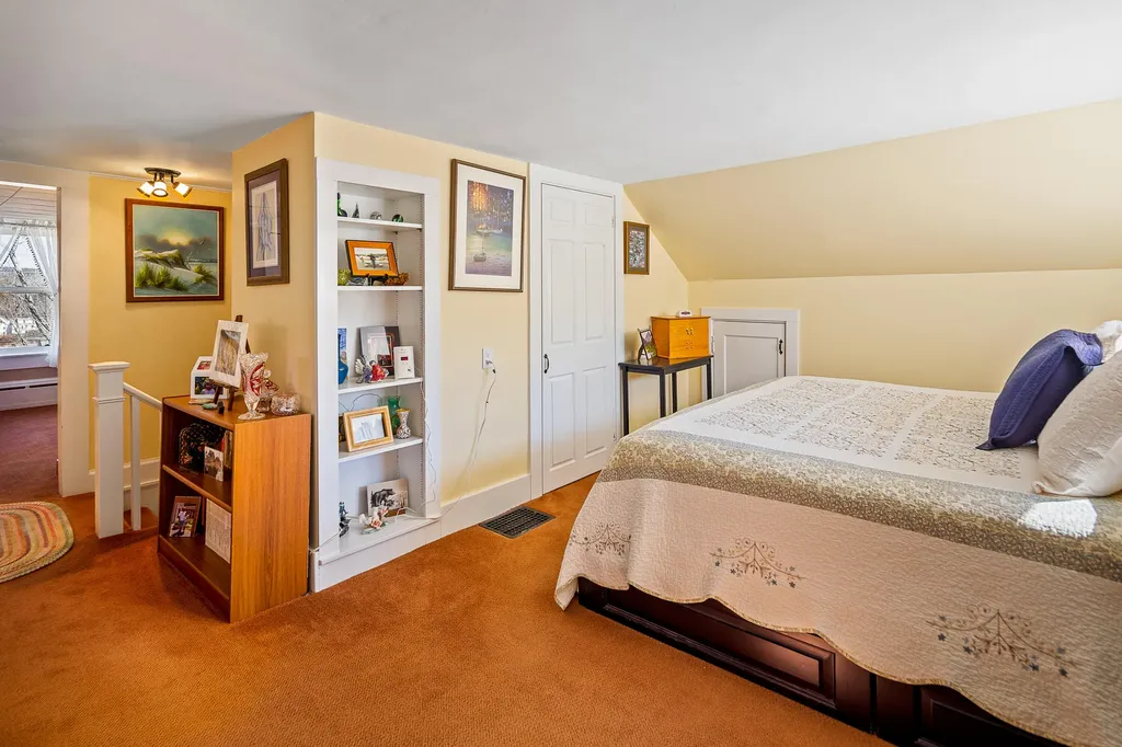 18 Beach Road Lincolnville ME 04849